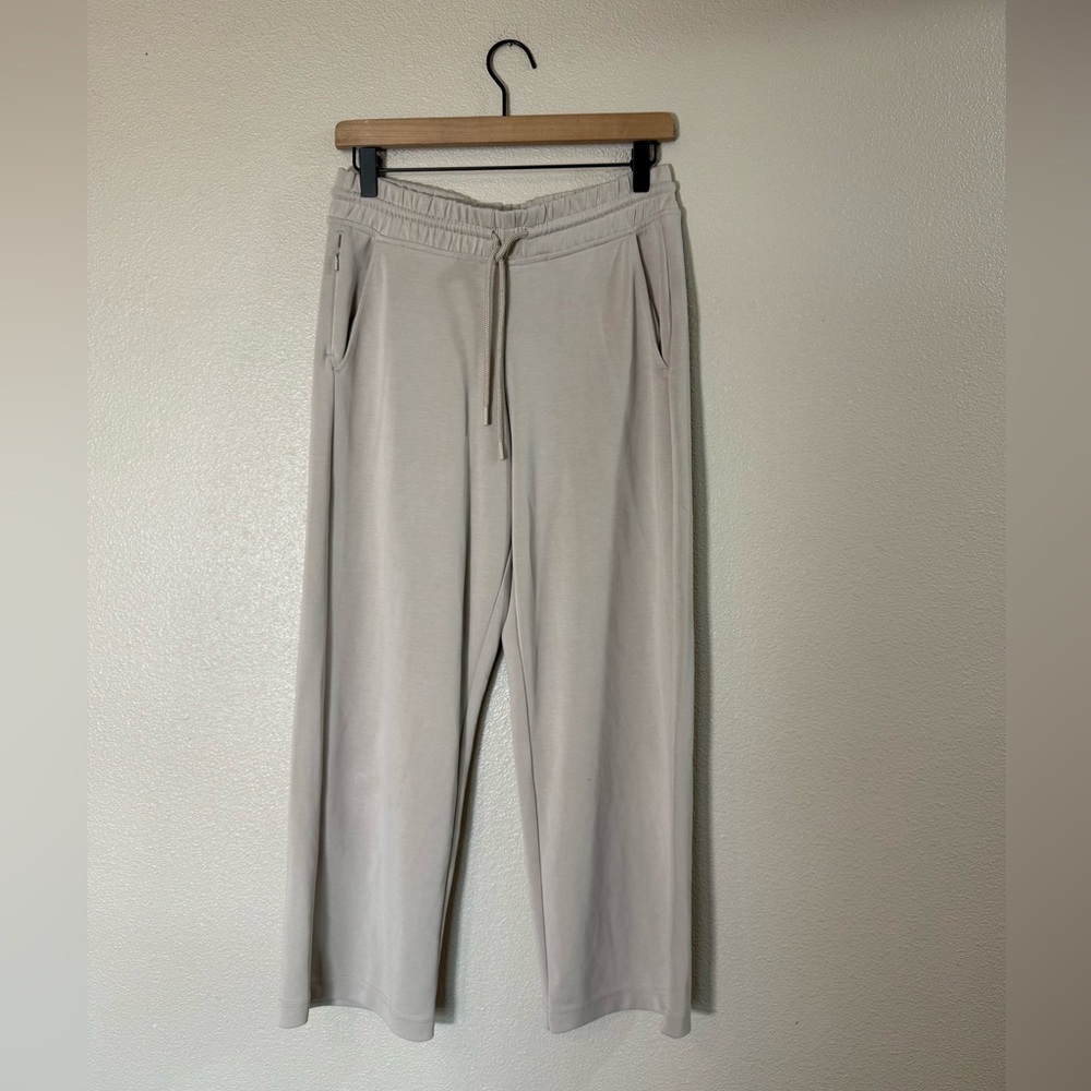 Athleta Seasoft Mid Rise Straight Crop Pants Small - Picture 2 of 8